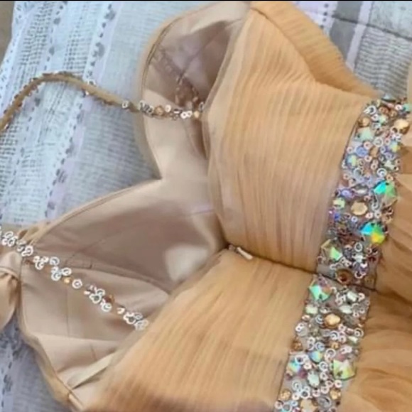 🆕Gorgeous MAY Queen dress msrp $150👑 - Picture 3 of 4